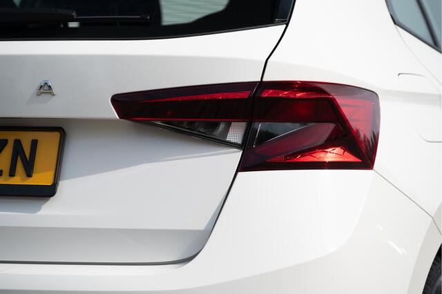 Skoda FABIA 1.0 MPI Ambition | Stoelverwarming | AppConnect | Cruise | PDC