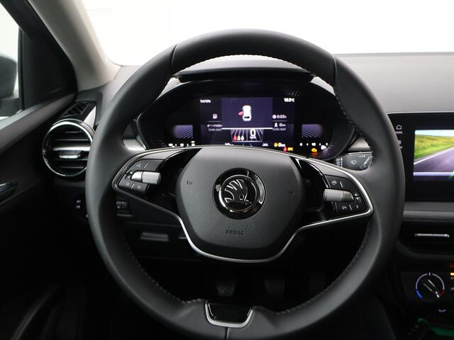 Skoda FABIA Selection 1.0 TSI 95 pk 17" All-season | Apple CarPlay / Android Auto | Parkeersensoren | Cruise control | Getint glas |