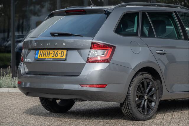 Skoda FABIA Combi 1.0 TSI DSG Ambition Black Edition | 16 inch | LED koplampen | Navi by App | PDC | Stoelverw.