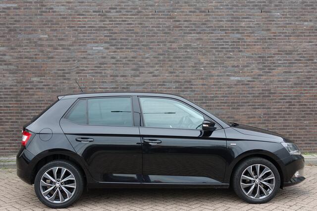 Skoda FABIA 1.0 TSI Drive, zwart, full options! Super mooie auto! Inclusief BTW