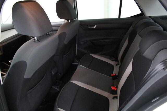 Skoda FABIA 1.0 Ambition Navigatie | Cruise Control | Airco | Leder stuurwiel