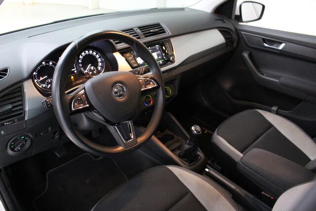 Skoda FABIA 1.0 Ambition Navigatie | Cruise Control | Airco | Leder stuurwiel