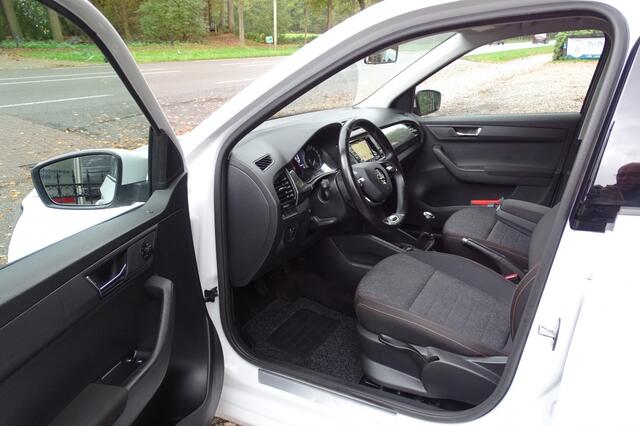 Skoda FABIA Combi 1.0 TSI Bus. Edition Navigatie Trekhaak 1e eig