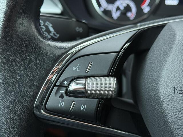 Skoda FABIA 1.0 TSI Ambition | 95 PK | Adaptive cruise control | Climate control | Dodehoek detectie | Apple Carplay/Android Auto |