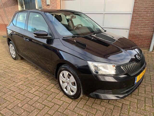 Skoda FABIA 1.0 Active Apple carplay / Android