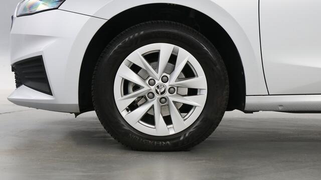 Skoda FABIA 1.0 MPI 80pk Ambition / Navigatie via App connect / Parkeersensoren