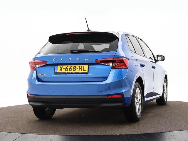 Skoda FABIA 1.0 TSI 95pk Business Edition · Apple/Android Car Play · P-Sensoren · Climatronic · DAB · ACC · 15'' Inch · Garantie t/m 20-11-2027 of 100.000km