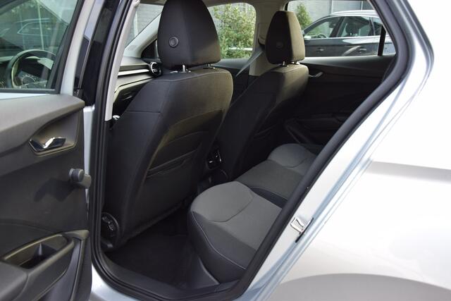 Skoda FABIA 1.0 TSI 96PK Ambition | Org. NL | BOVAG Garantie | 16'' Velgen | All Season Banden | Navigatie | LED Koplampen | PDC Achter | AppleCarplay/AndroidAuto | Airco | DAB |