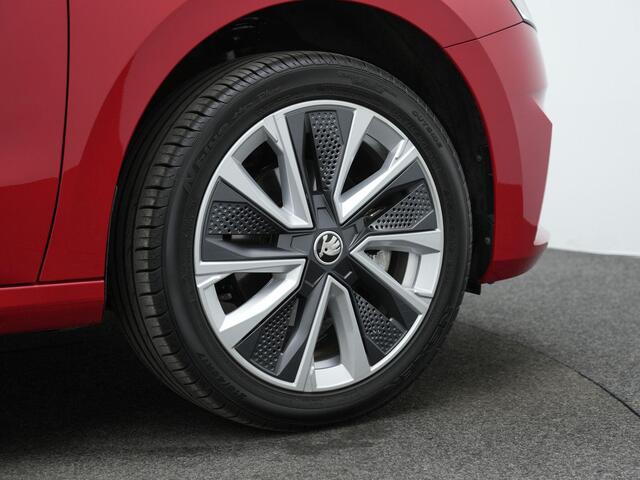 Skoda FABIA 1.0 TSI 110 pk Style | Adaptive Cruise | Navigatie | Parkeersensoren voor/achter | Carplay