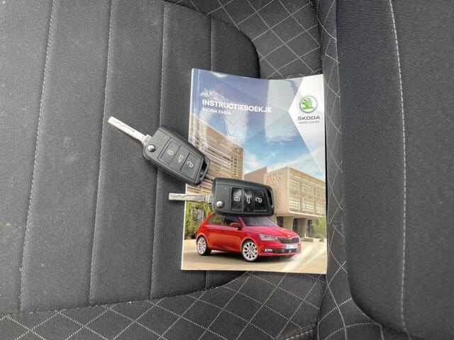 Skoda FABIA Combi 1.0 TSI Ambition / SMARTLINK/ AIRCO/ PARK. SENSOREN/ METALLIC LAK