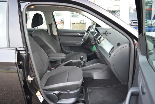 Skoda FABIA Combi 1.0 Ambition ? Cruise ? CarPlay ? Trekhaak ? PDC ? NAP ?