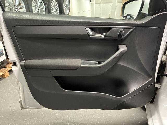 Skoda FABIA Combi 1.0 TSI 95pk Ambition · Stoelverwarming · Airco · Cruise Control · Trekhaak · Apple/Android Car Play · 15'' Inch ·