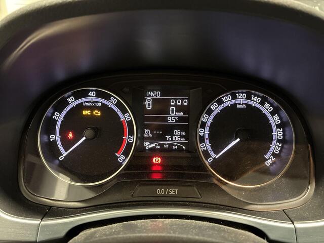 Skoda FABIA Combi 1.0 TSI 95pk Ambition · Stoelverwarming · Airco · Cruise Control · Trekhaak · Apple/Android Car Play · 15'' Inch ·