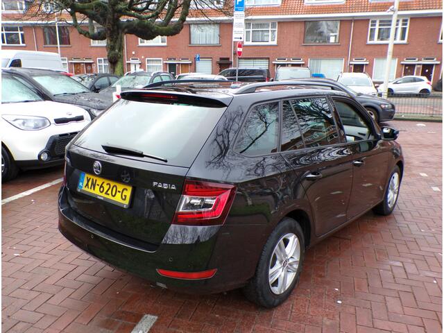 Skoda FABIA Combi 1.0 Business Edition PANORAMADAK CRUISECONT APPLECARPLAY....