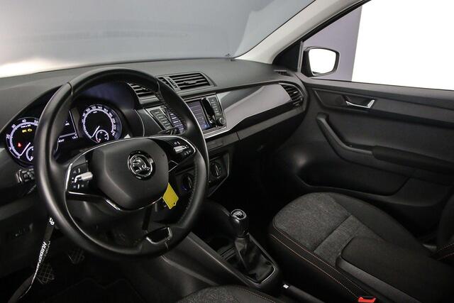 Skoda FABIA Combi Business Edition 1.0 TSI 95pk Navigatie, Cruise control, App connect, Parkeersensor achter, Airco, Bluetooth, LED dagrijverlichting