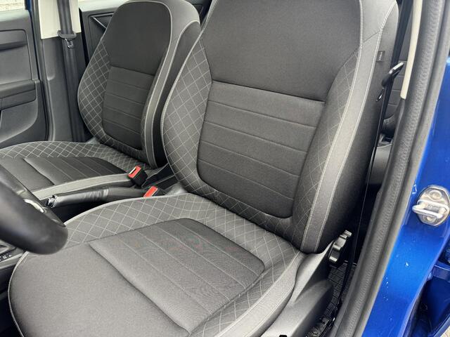 Skoda FABIA 1.0 TSI Ambition | Stoelverwarming | Parkeersensoren | Airco | DAB+ |