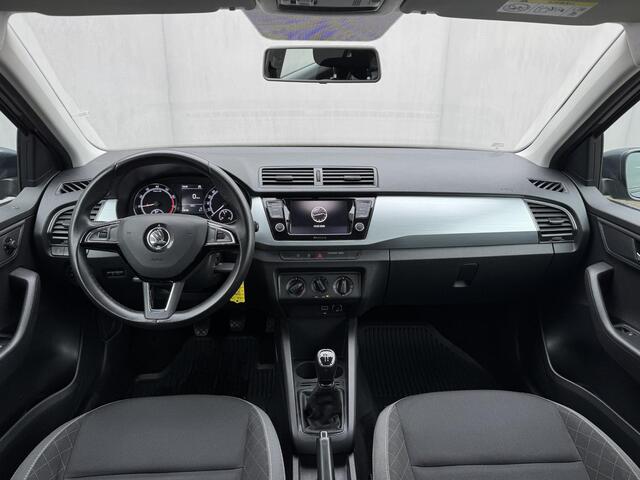 Skoda FABIA Combi 1.0 TSI Ambition / Lichtmetalen Velgen / Achteruitrijcamera met Parkeersensoren / Cruise Control / All Season banden / Trekhaak (1000 kg trekgewicht)/