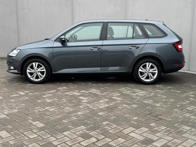 Skoda FABIA Combi 1.0 TSI Ambition / Lichtmetalen Velgen / Achteruitrijcamera met Parkeersensoren / Cruise Control / All Season banden / Trekhaak (1000 kg trekgewicht)/