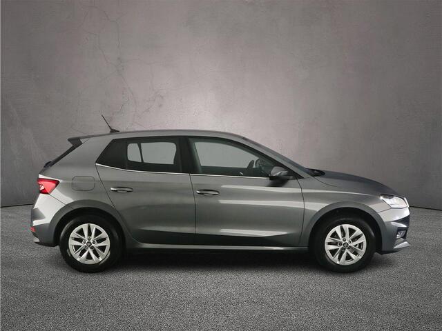 Skoda FABIA Business Edition 1.0 TSI 95pk Cruise control, Achteruitrijcamera, LED koplampen, Parkeersensoren, App connect, Bluetooth, DAB, Radio, Airco