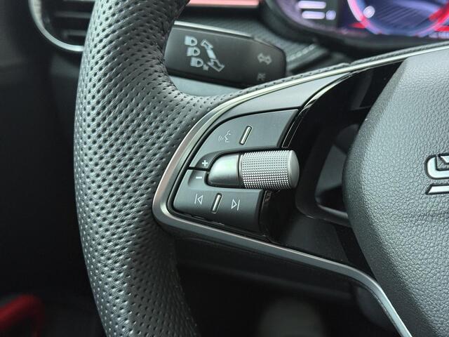 Skoda FABIA Fabia Monte Carlo 1.0 TSI 115 PK DSG | Automaat | Full Led | Adatieve cruise control | 17" Lichtmetalen velgen |