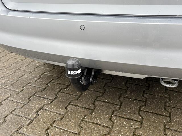 Skoda FABIA Combi 1.0 TSI Business Edition Stoelverwarming, Trekhaak & App-Connect