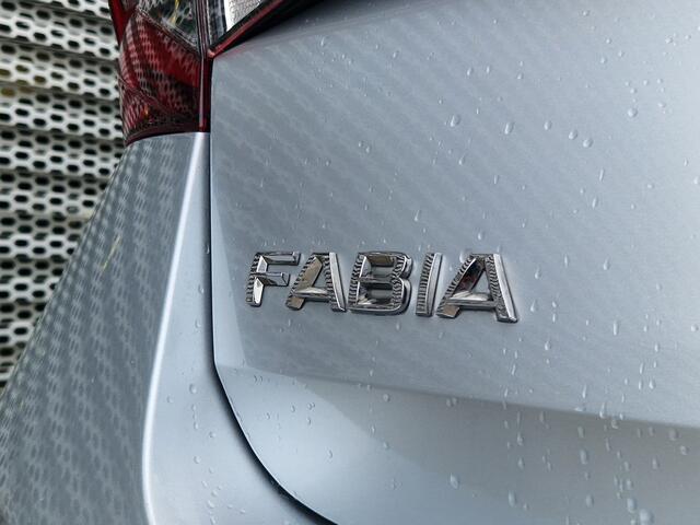 Skoda FABIA 1.0 TSI Selection / 15 inch