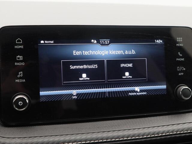 Skoda FABIA 1.0 TSi 116 Pk Automaat Monte Carlo | Stoelverwarming | Camera | Cruise Control | Climatronic | CarPlay | 17 inch | 28.033 Km !!