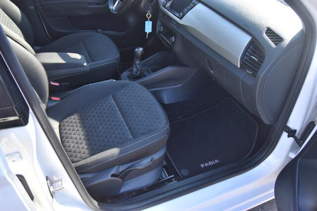 Skoda FABIA Combi 1.2 TSI Drive , TREKHAAK , NAVI , CLIMATR , CR CONTR , LMV16 , PDC A ,