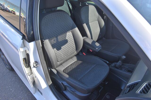 Skoda FABIA Combi 1.2 TSI Drive , TREKHAAK , NAVI , CLIMATR , CR CONTR , LMV16 , PDC A ,