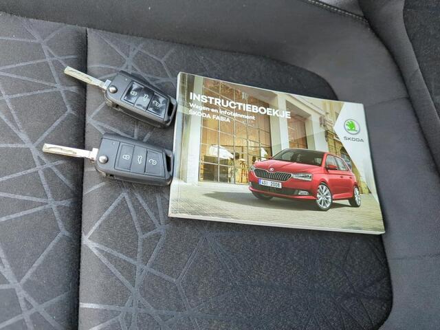Skoda FABIA Combi 1.0 TSI Clever / CRUISE/ CLIMATE/ STOELVERWARMING/ NAVI/ MULTIMEDIA/ 15"LMV