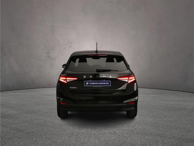 Skoda FABIA Business Edition 1.0 TSI 95pk Achteruitrijcamera, Parkeersensoren, Cruise control, App connect, LED koplampen, Airco, DAB, Radio, Bluetooth