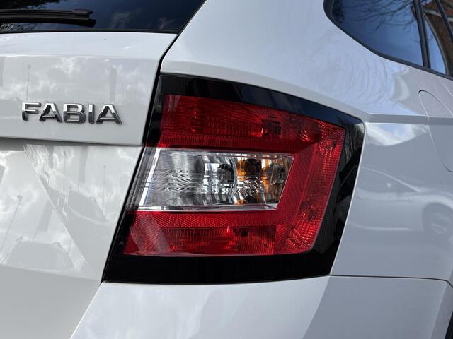Skoda FABIA Combi 1.0 Style Business - Navigatie - Climate Controle - Trekhaak - Parkeersens V+A