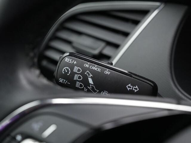 Skoda FABIA 1.0 TSI 95 pk DSG Ambition | Navigatie | Cruise Control | Apple Carplay | Parkeersensoren achter