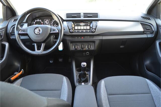 Skoda FABIA Combi 1.0 TSI Business Edition Carplay | Adaptive Cruise | Blind Spot | Navigatie
