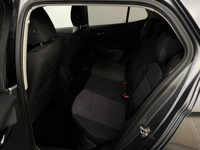 Skoda FABIA 1.0 TSI Business Edition Camera, Apple carplay, Keyless start, Virtual desk, Airco, Stoelverwarming, A start stop, Cruise control, Lichtmetalen velgen