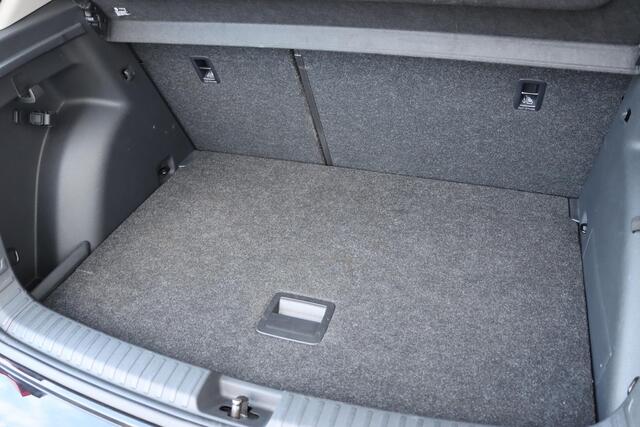 Skoda FABIA 1.0 TSI Ambition 95pk | ACC | Carplay | Sensoren | Airco