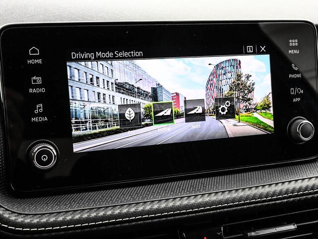 Skoda FABIA 1.0 TSI 115pk DSG Monte Carlo · Camera · Keyless · Apple/Android Car Play · Stoelverwarming · Sportstoelen · 17"Velgen · Garantie t/m 14-08-2029 of 100.000km
