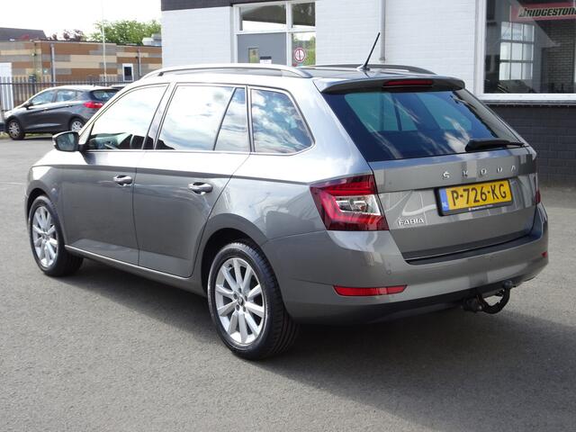 Skoda FABIA Combi 1.0 TSI Ambition Automatische airco, parkeersensoren, cruise controle, licht metalen velgen, apple carplay, android auto, trekhaak, winterwielen set, enz