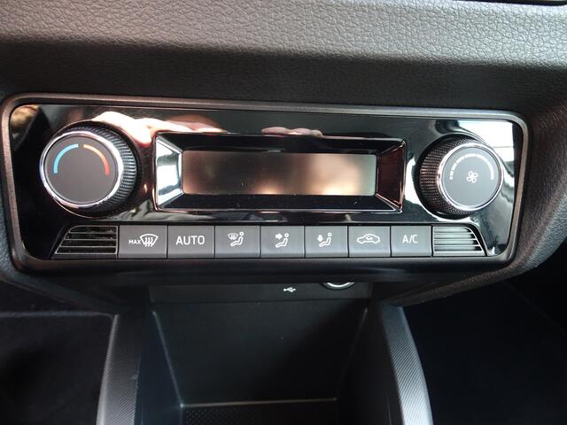 Skoda FABIA Combi 1.0 TSI Ambition Automatische airco, parkeersensoren, cruise controle, licht metalen velgen, apple carplay, android auto, trekhaak, winterwielen set, enz