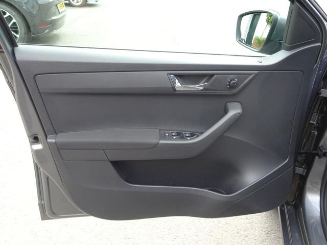 Skoda FABIA Combi 1.0 TSI Ambition Automatische airco, parkeersensoren, cruise controle, licht metalen velgen, apple carplay, android auto, trekhaak, winterwielen set, enz