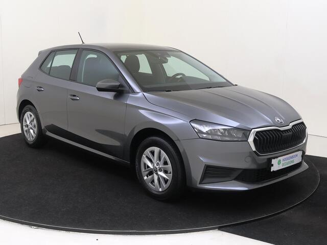 Skoda FABIA 1.0 TSI Active | Airco | DAB radio | Verwarmbare buitenspiegels | Lane- en frontassist | USB |