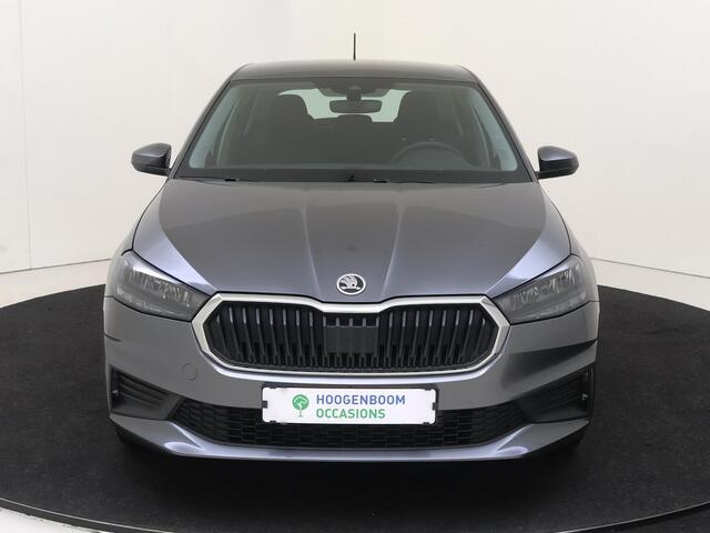 Skoda FABIA 1.0 TSI Active | Airco | DAB radio | Verwarmbare buitenspiegels | Lane- en frontassist | USB |