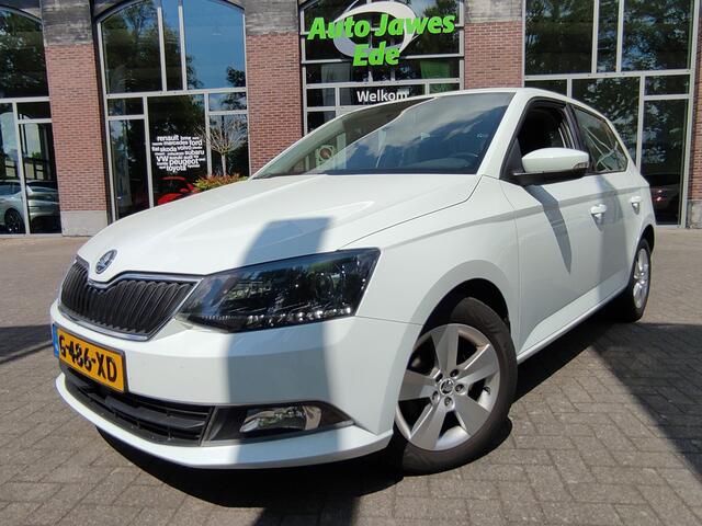 Skoda FABIA 1.0 Ambition Parkeersensoren - LMV - Apple Carplay/Android Auto - Airco - Cruise control