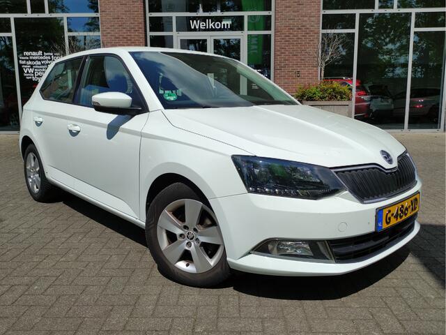 Skoda FABIA 1.0 Ambition Parkeersensoren - LMV - Apple Carplay/Android Auto - Airco - Cruise control