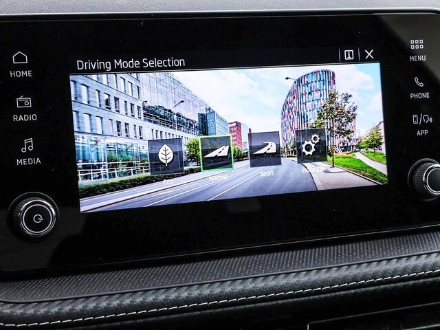 Skoda FABIA 1.0 TSI 115pk DSG Monte Carlo · Camera · Keyless · Apple/Android Car Play · P-Sensoren · 17'' Inch · Garantie t/m 14-08-2029 of 100.000km