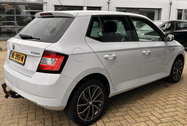 Skoda FABIA 1.2 TSI Drive 90PK | 1e Eigenaar | NL AUTO | Trekhaak | Parkeersensoren | APK tot 20-05-2027 | DAB+ | Climate Control | Cruise Control | Privacy Glass | Navigatie | 2 Sleutels |