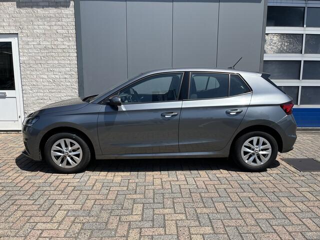 Skoda FABIA 1.0 TSI Ambition / AUTOMAAT/ PARKEER SENSOREN/ CRUISE/ SMARTLINK/ LED/ NAVI/ DAB/ AIRCO/ 15'' LMV