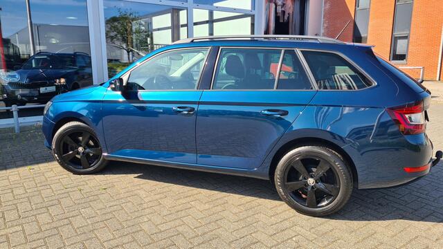 Skoda FABIA Combi 1.0 TSI Ambition | Nieuwe velgen en banden | Apple Carplay - Android Auto | DAB | Trekhaak | Dealeronderhouden | NAP | Unieke kleur