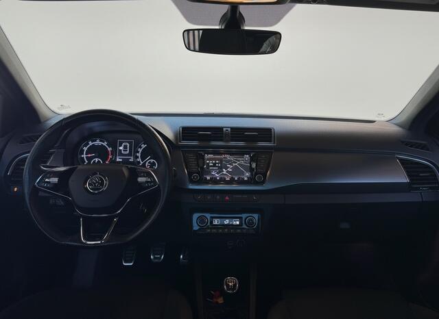 Skoda FABIA Combi TSI 95PK BUSINESS EDITION TREKHAAK/CAMERA/NAVI/PANORAMADAK