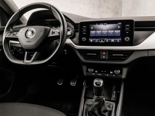 Skoda Kamiq 1.0 TSI Sport (APPLE CARPLAY, GROOT NAVI, CLIMATE, GETINT GLAS, ZWART HEMEL, SPORTSTOELEN, LED KOPLAMPEN, CRUISE, PARKEERSENSOREN, NIEUWSTAAT)